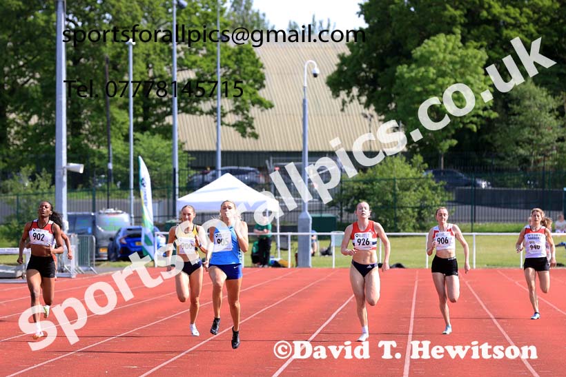 Womens Seniors 200 metres, 2024 North Eastern Track and Field Champs., Middlesbrough.  Photo: David T. Hewitson/Sports for All Pics